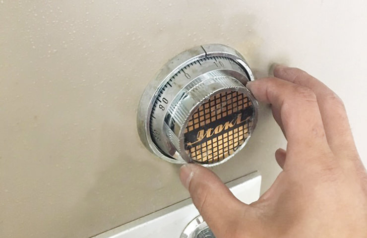 金庫の鍵開け